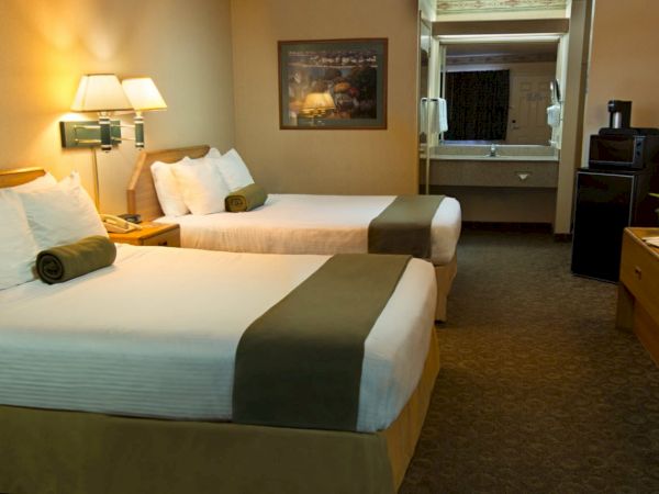 The Redwood Riverwalk, A Boutique Motel