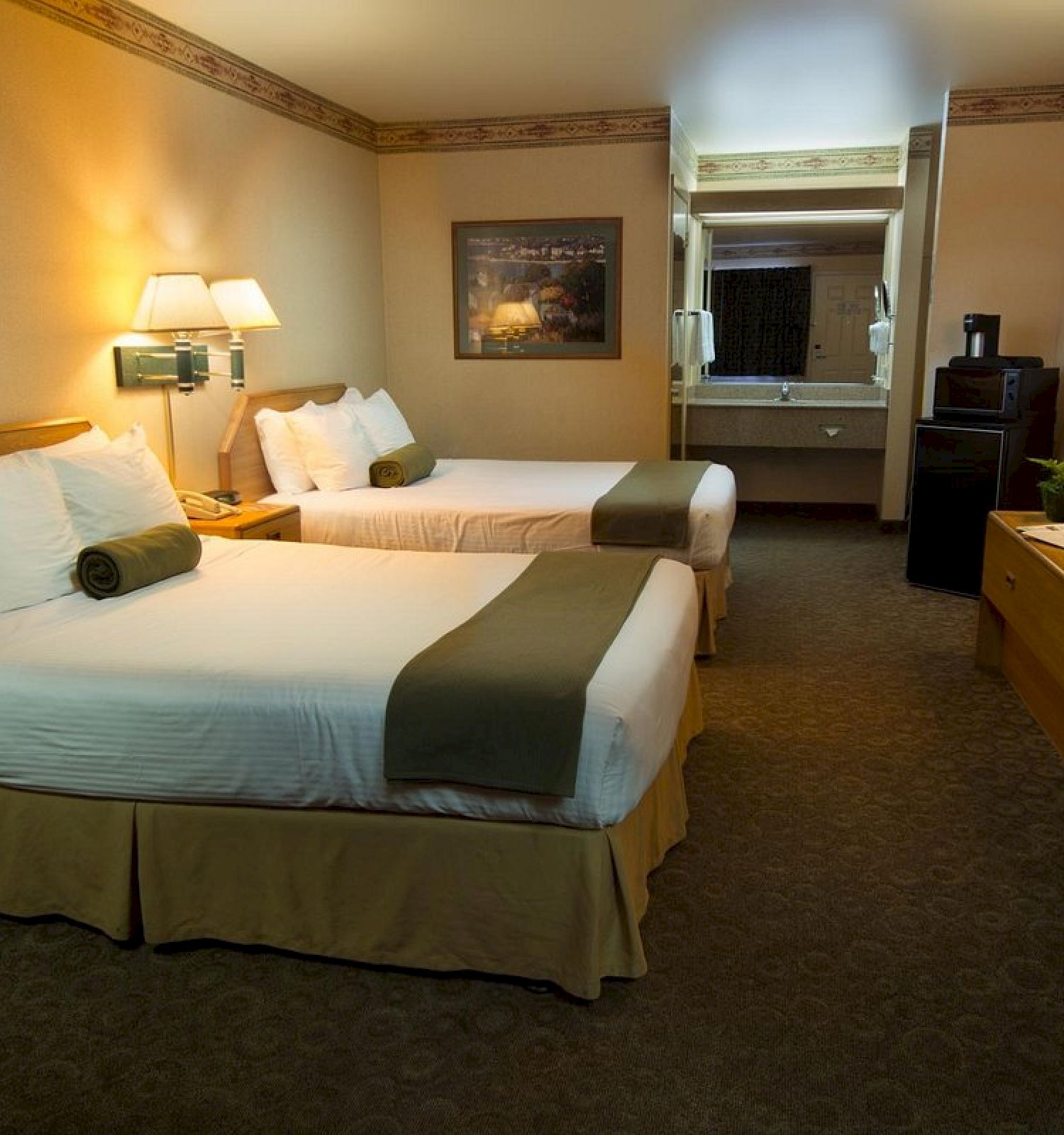 The Redwood Riverwalk, A Boutique Motel